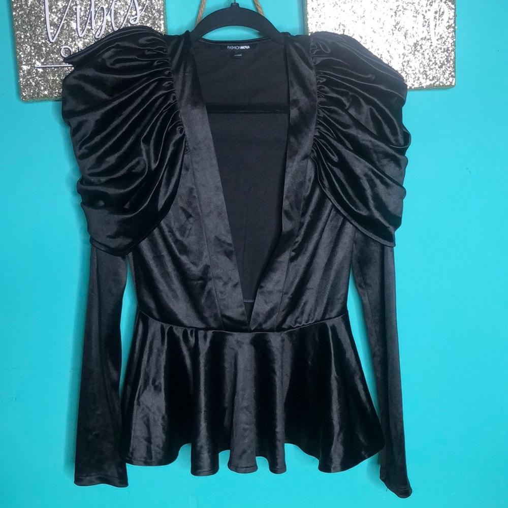 BLACK CLASSY RUFFLE LONGSLEVE TOP